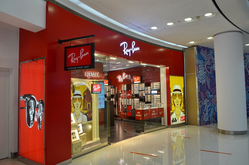 Ray?Ban 宏伊国际广场店——旋乐吧 CIS 商用安装系统的经典应用